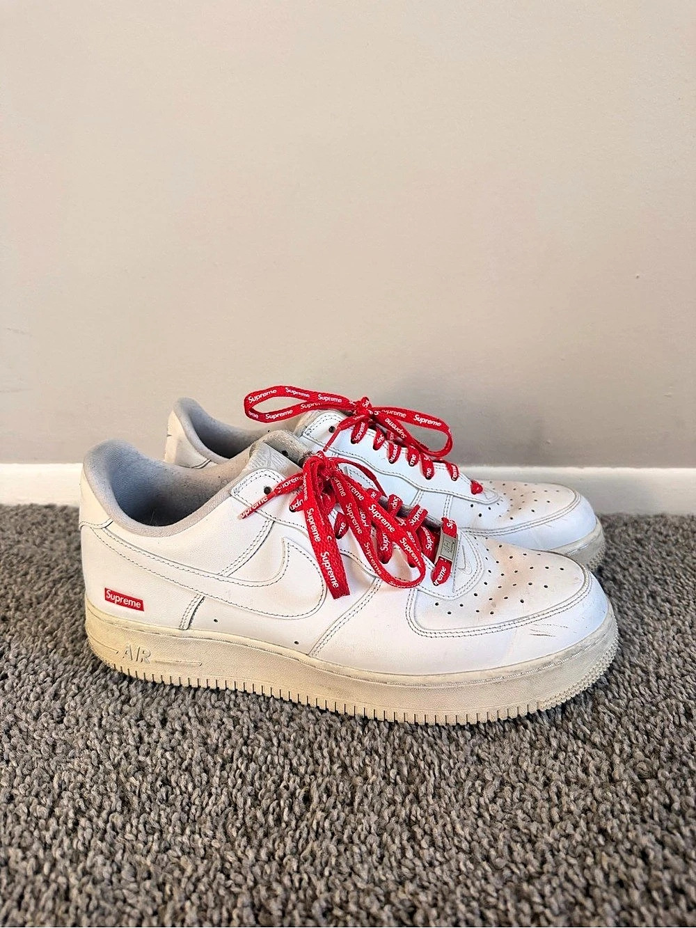 Supreme Nike Air Force 1 Low Sneakers White & Red US 10